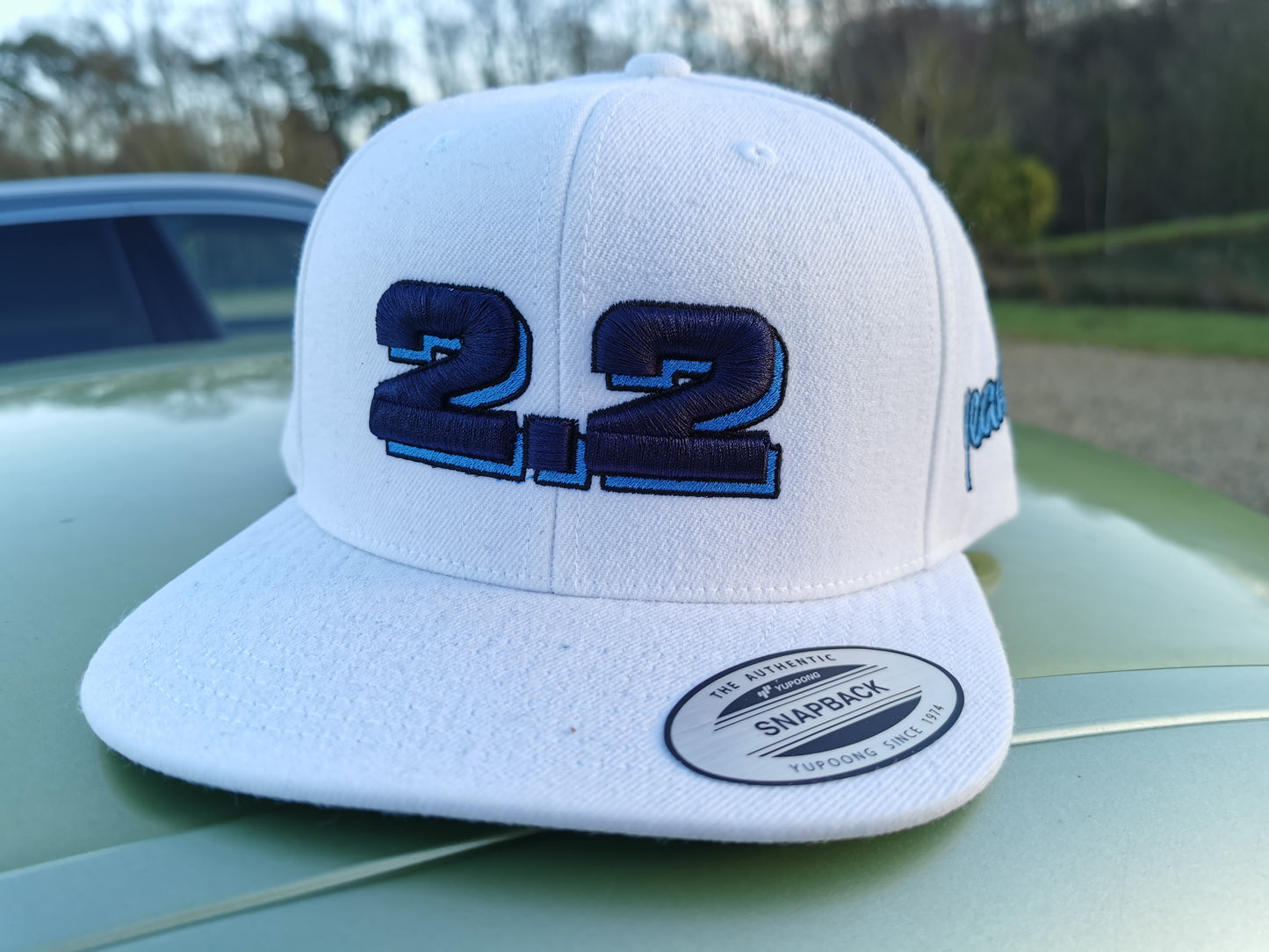 2.2 Flexfit Snapback - White