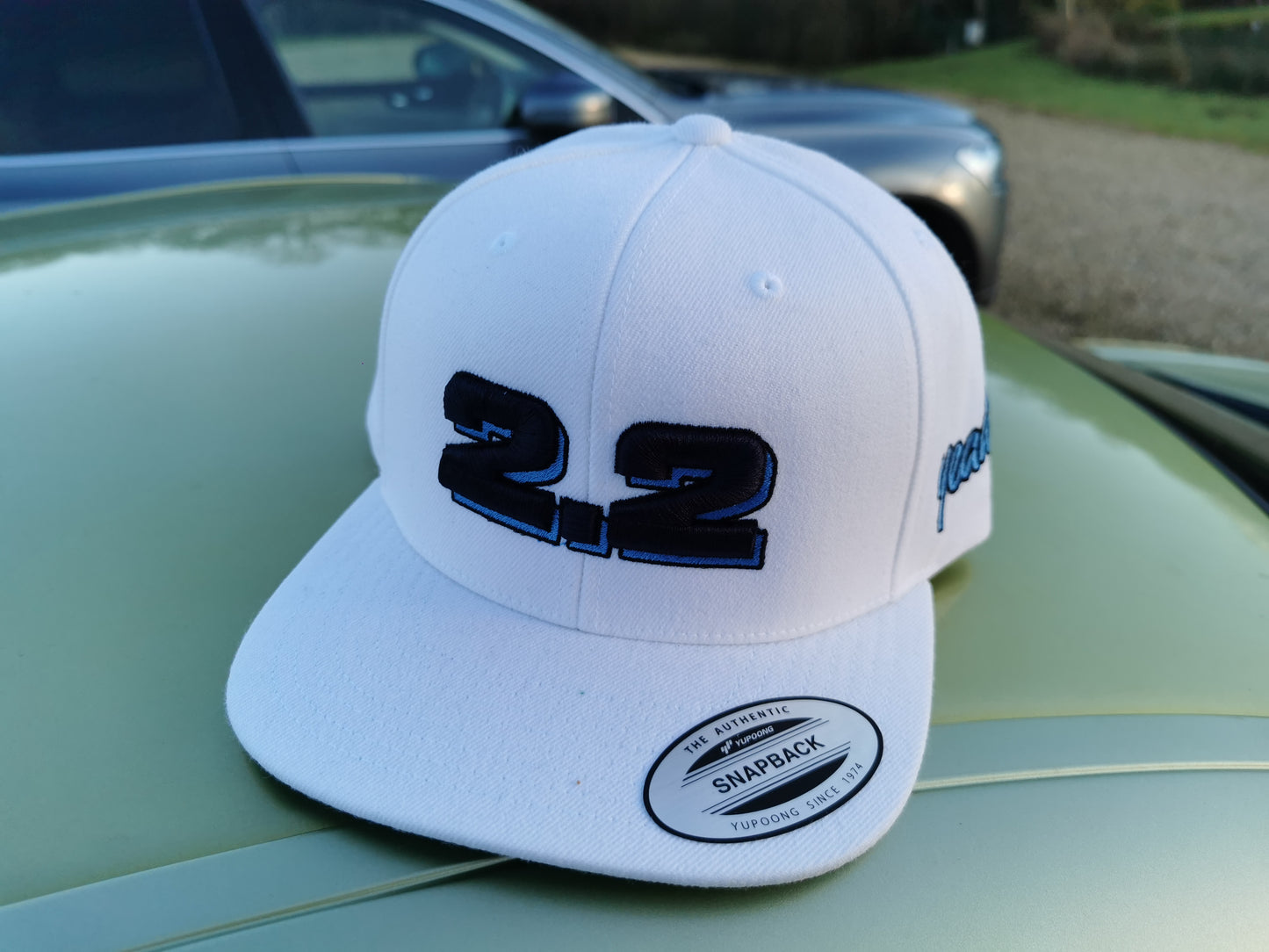 2.2 Flexfit Snapback - White