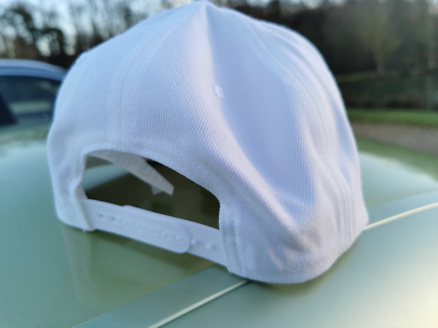 2.2 Flexfit Snapback - White